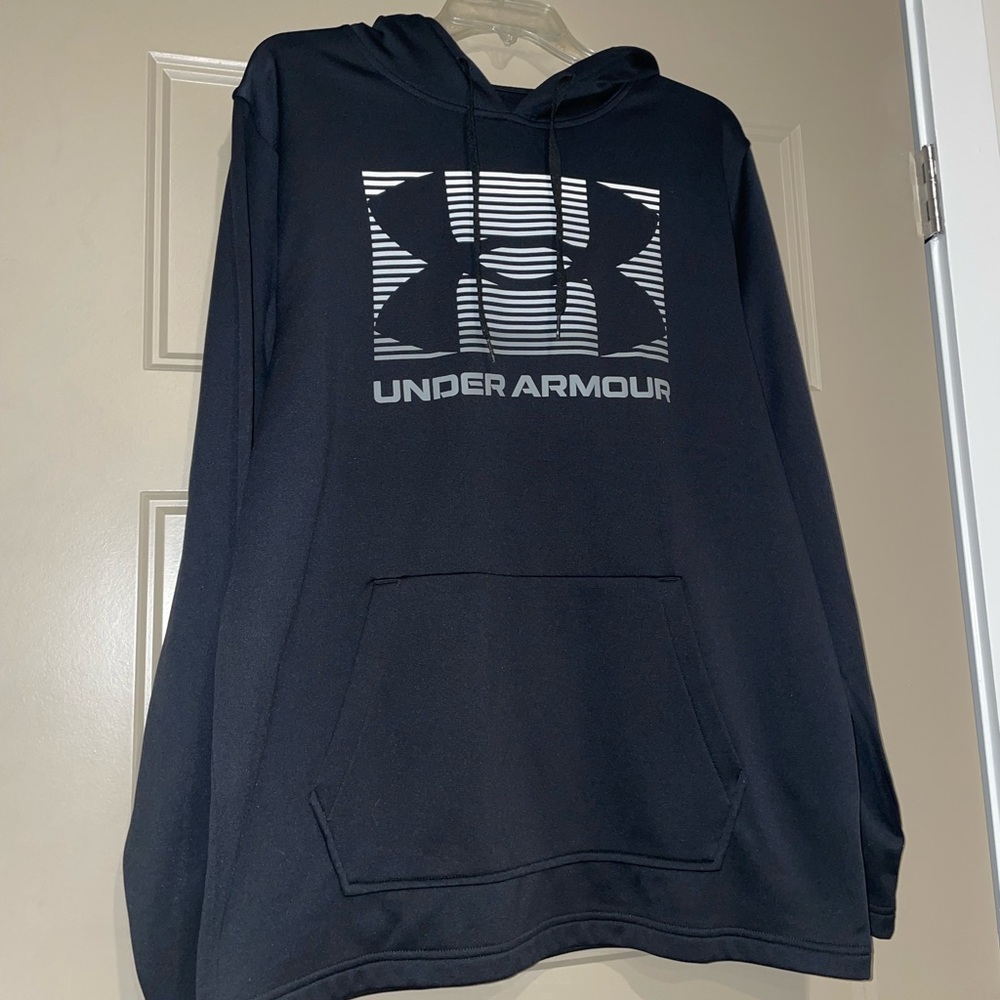 Under armour sweatshirt